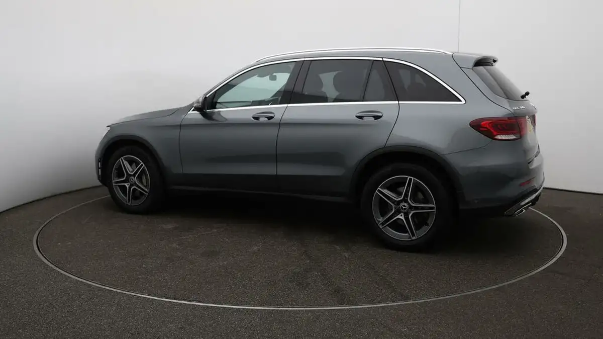 2020-mercedes-benz-glc-class-20-glc300-amg-line-station-wagon-5d-big-39