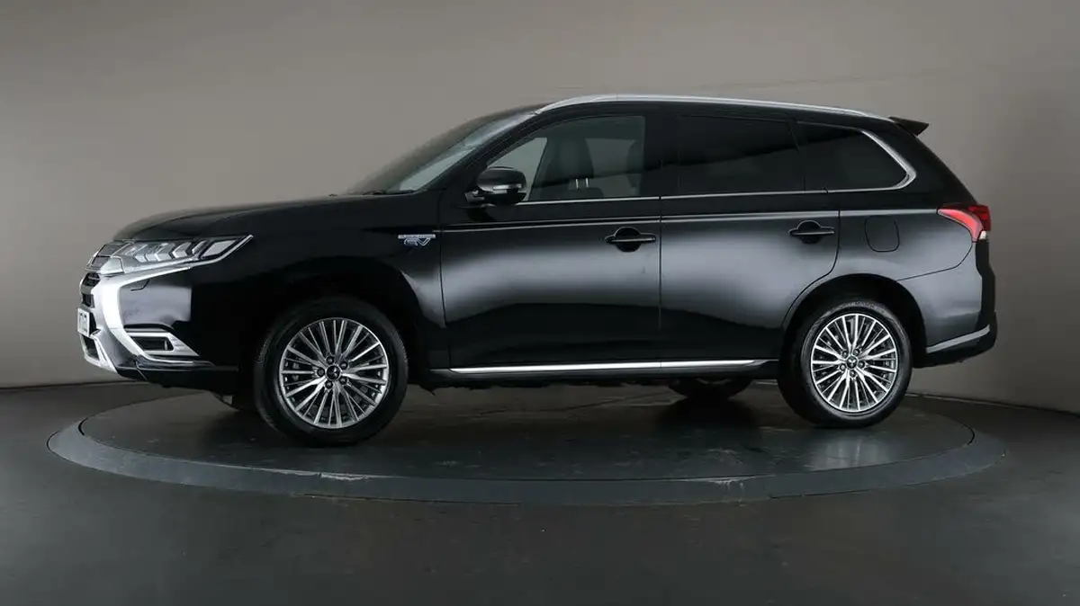 2020-mitsubishi-outlander-24-exceed-phev-big-39