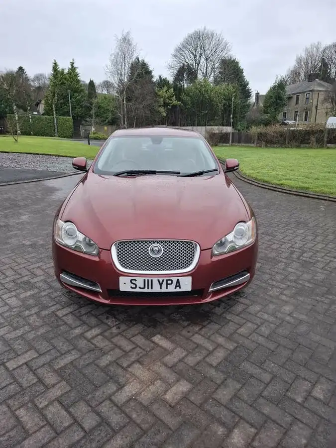 2011-jaguar-xf-30td-luxury-237bhp-big-1