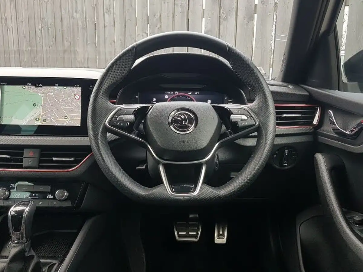2024-skoda-kamiq-10-tsi-monte-carlo-116ps-dsg-big-6