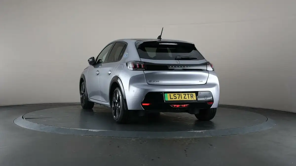 2021-peugeot-208-e-gt-premium-big-57