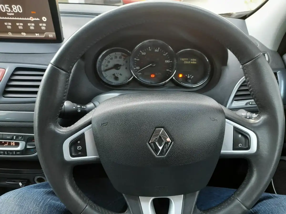 2011-renault-megane-14-gt-line-tomtom-coupe-3d-big-7