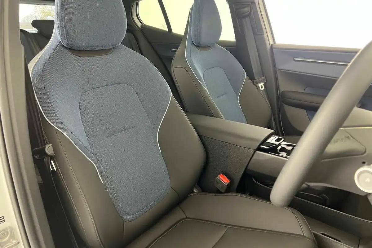 2024-volvo-ex30-e-twin-ultra-big-33