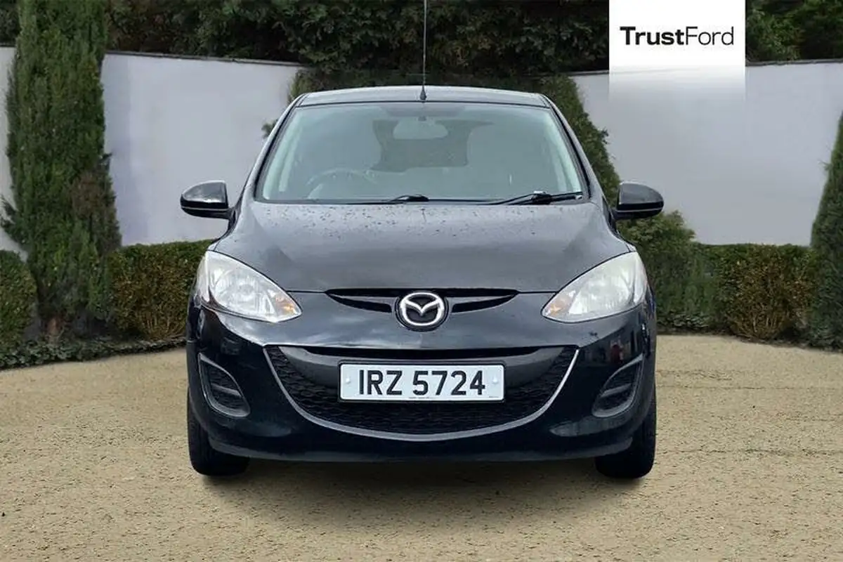 2015-mazda-mazda2-13-black-edition-big-5