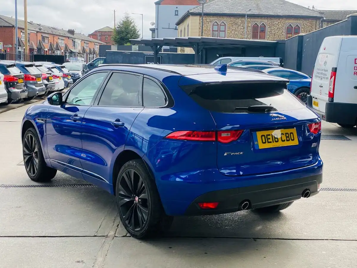 2018-jaguar-f-pace-20-i4d-r-sport-240ps-awd-auto-big-2