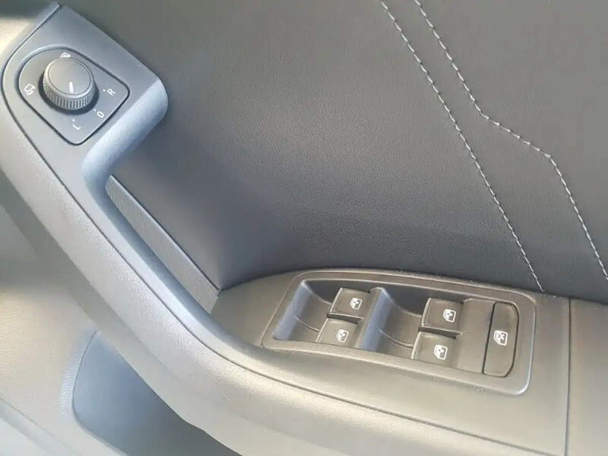 2024-seat-ateca-15-ecotsi-fr-dsg-big-17