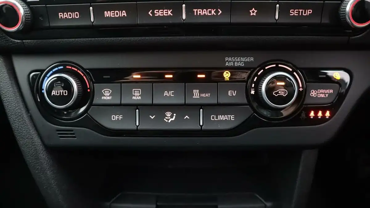 2021-kia-e-niro-ev-2-64-big-12