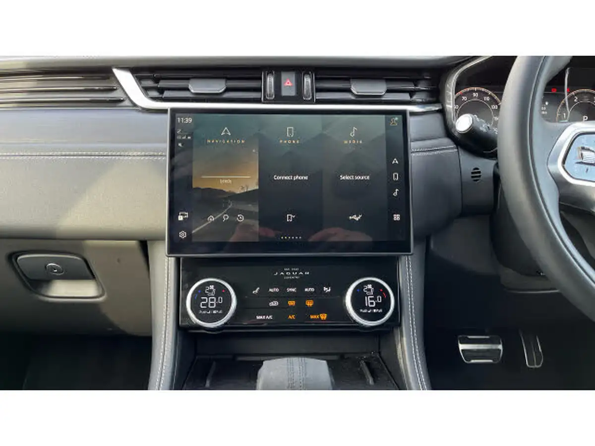 2024-jaguar-f-pace-20-d200-r-dynamic-hse-black-big-13