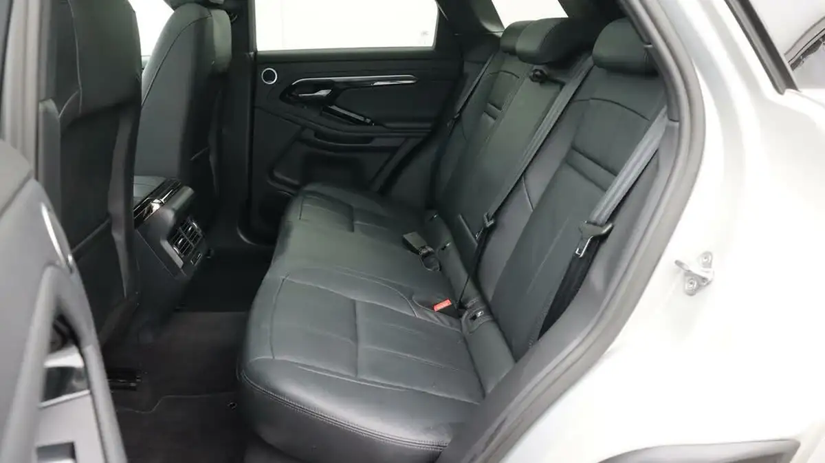 2022-land-rover-range-rover-evoque-15-p300e-evoque-edition-big-16