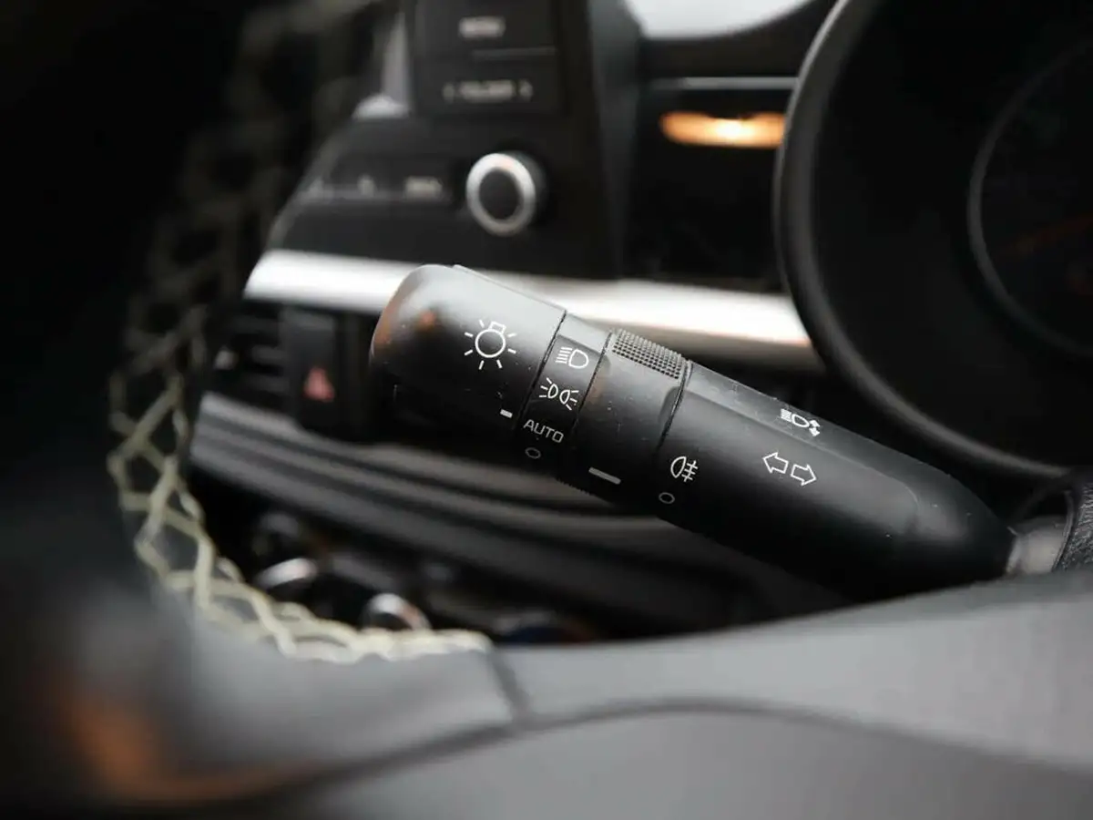 2023-kia-picanto-10-2-auto-seq-big-17
