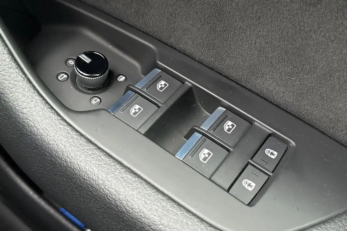 2021-audi-a6-avant-30-50-tdi-black-edition-big-37