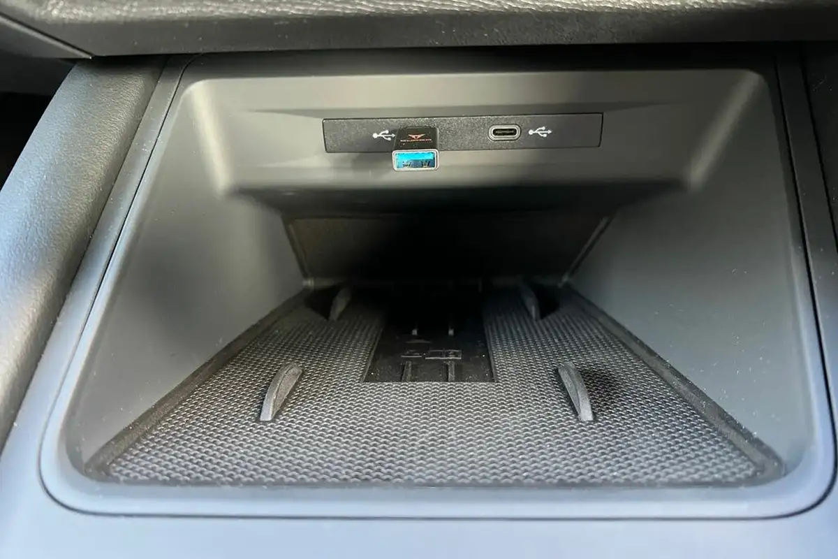 2025-cupra-formentor-15-etsi-v1-big-33