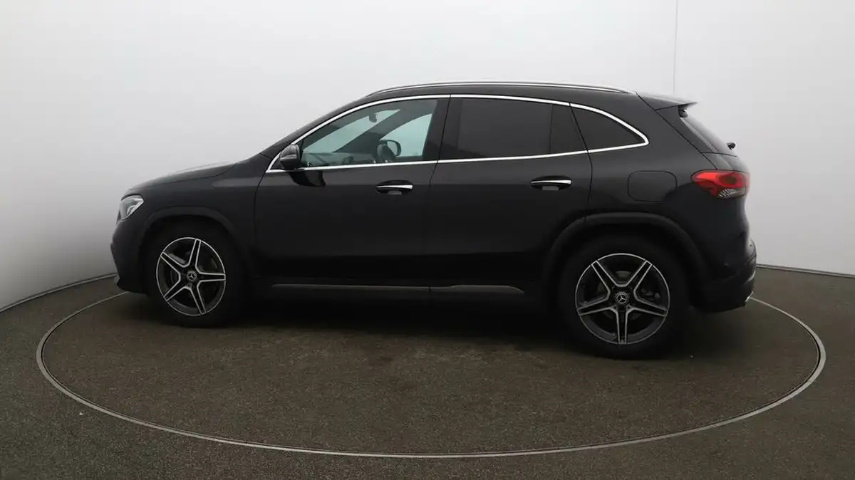 2020-mercedes-benz-gla-class-13-gla-200-amg-line-premium-big-49