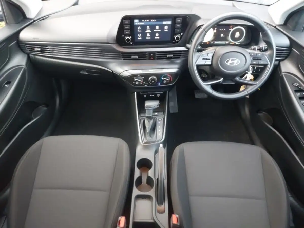 2024-hyundai-i20-10-t-gdi-advance-dct-big-2