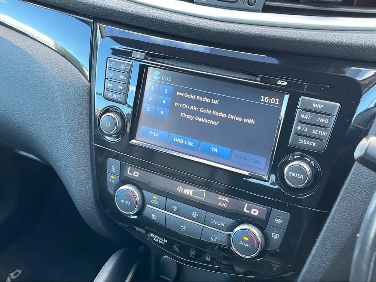 2017-nissan-qashqai-16dci-tekna-big-24