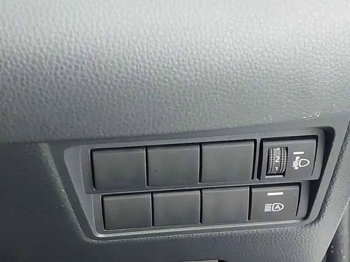 2023-toyota-yaris-cross-15-vvt-i-icon-big-16