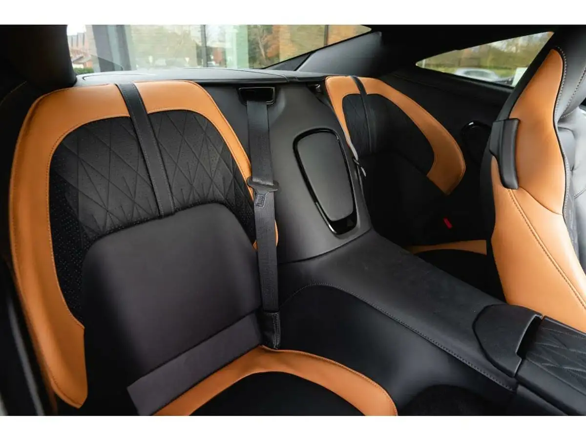 2024-aston-martin-db12-40-v8-auto-euro-6-ss-2dr-big-36