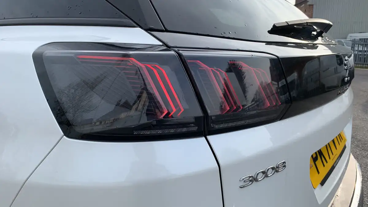 2021-peugeot-3008-suv-12-puretech-allure-eat8-big-42