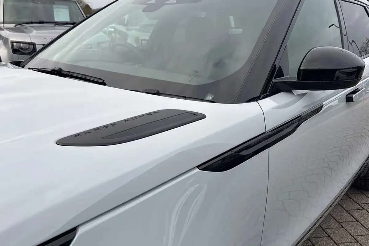 2024-land-rover-range-rover-velar-20-d200-dynamic-se-big-19