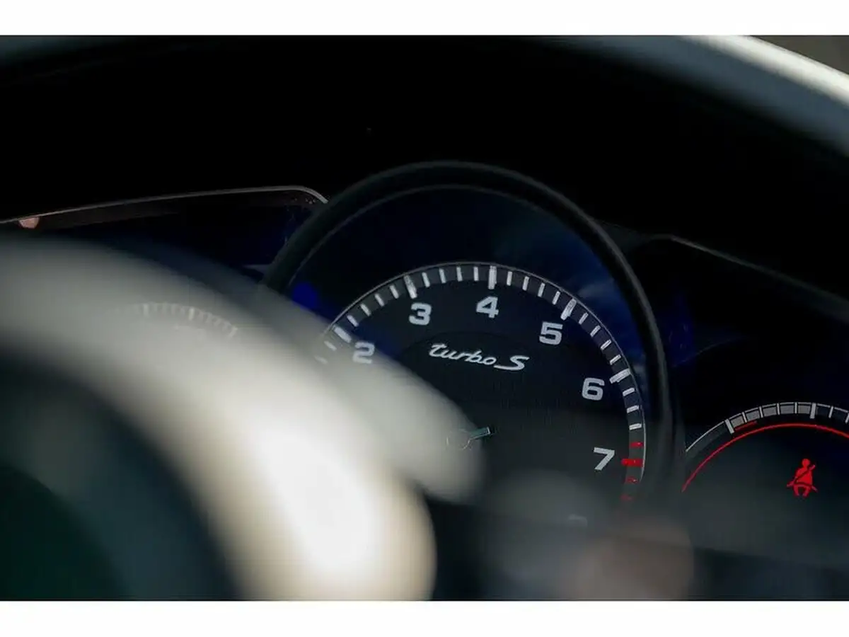 2019-porsche-cayenne-40-v8-turbo-s-e-hybrid-station-wagon-big-25