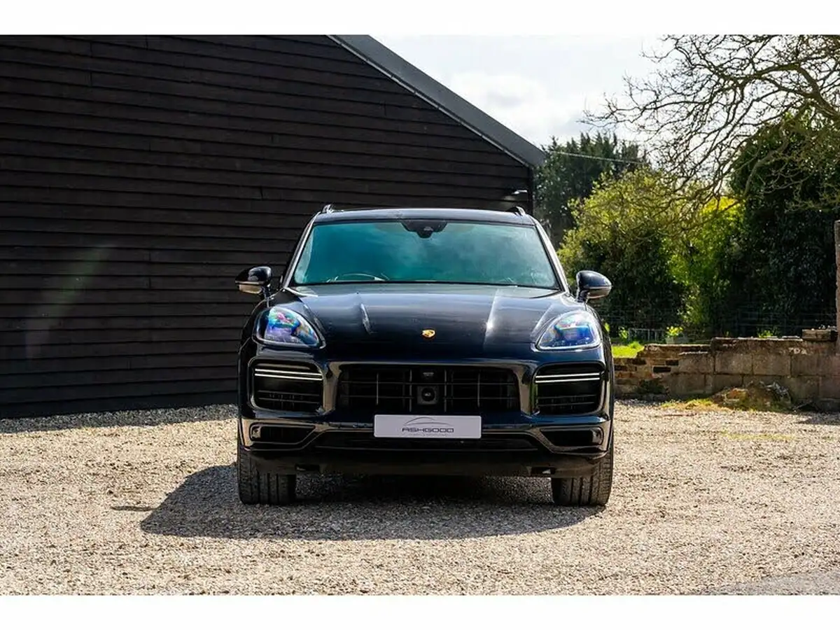 2019-porsche-cayenne-40-v8-turbo-s-e-hybrid-station-wagon-big-1