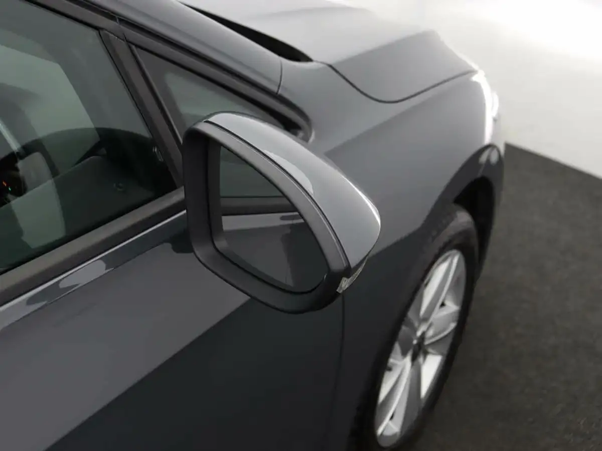 2021-volkswagen-golf-10-tsi-life-hatchback-big-55