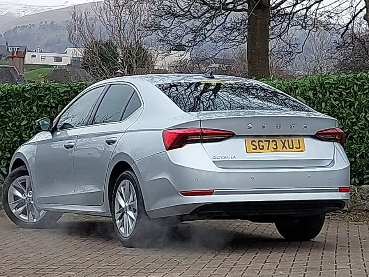 2023-skoda-octavia-20tdi-se-l-150ps-hatchback-dsg-big-1