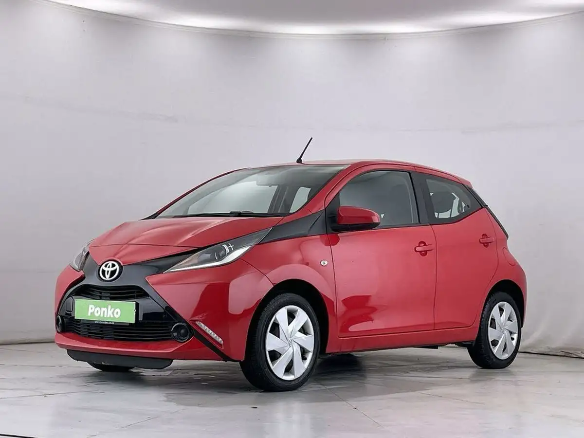 2016-toyota-aygo-10-vvt-i-x-play-68bhp-5d-big-4