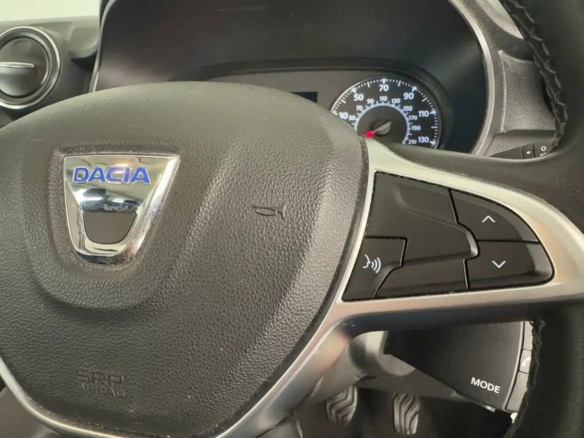 2022-dacia-duster-10-tce-comfort-100bhp-bi-fuel-station-wagon-5d-big-25
