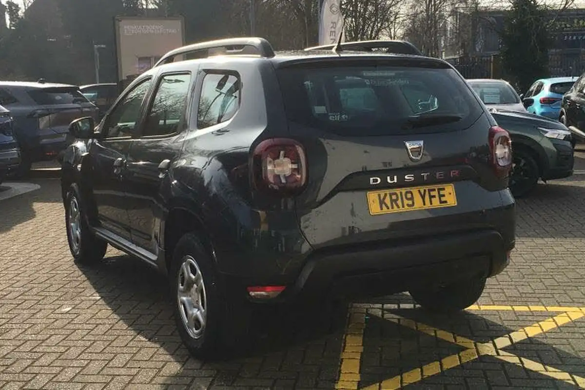 2019-dacia-duster-16-sce-essential-big-2