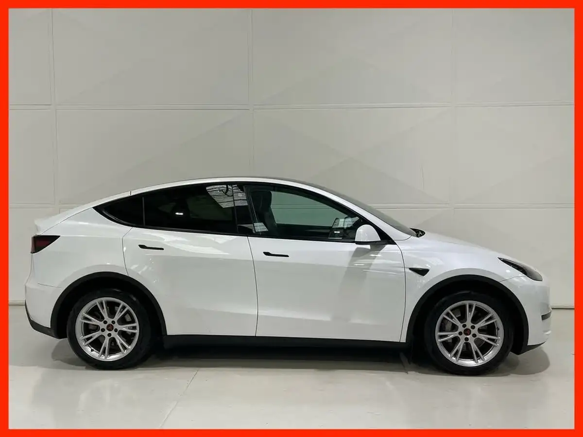 2022-tesla-model-y-e-rwd-big-1