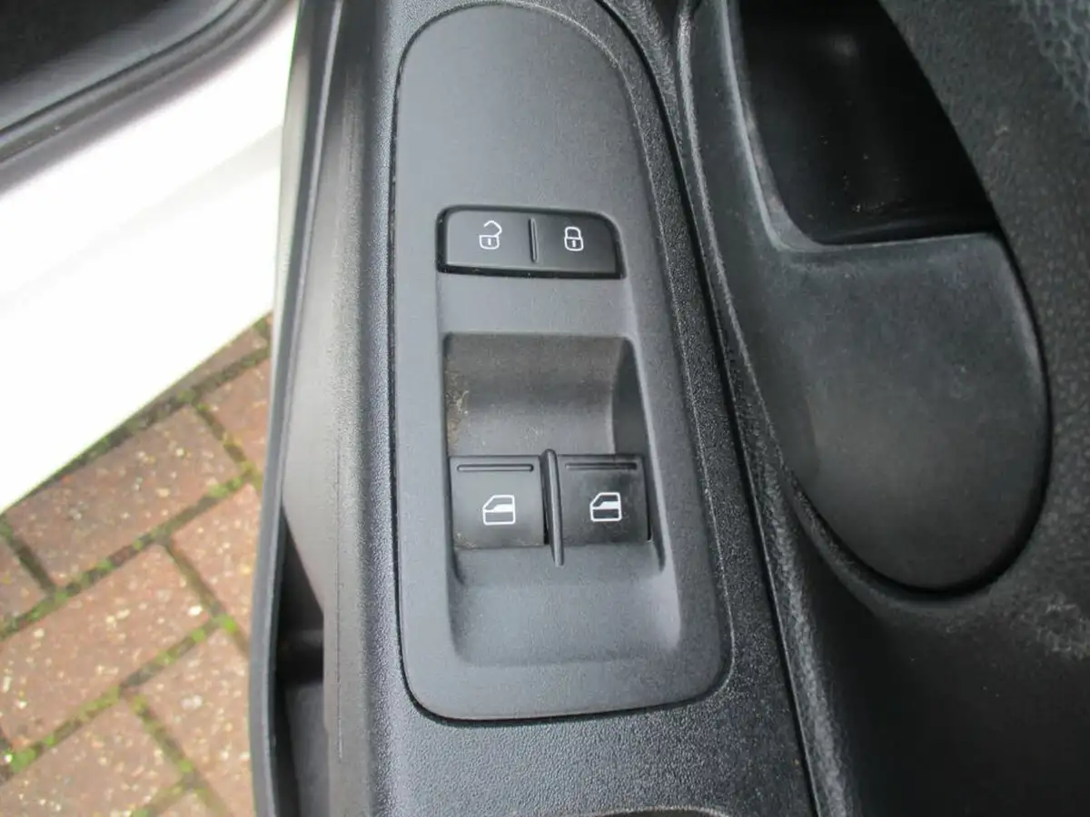 2016-skoda-citigo-10-mpi-colour-edition-3d-big-21