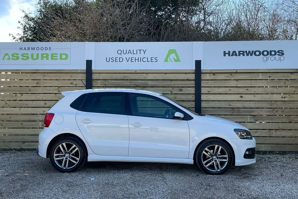 2017-volkswagen-polo-12-tsi-r-line-ss-5d-big-1