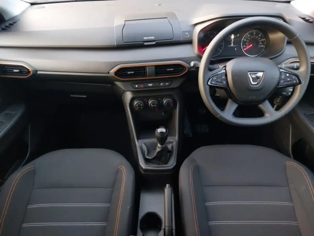 2022-dacia-sandero-stepway-10-tce-essential-90bhp-big-2