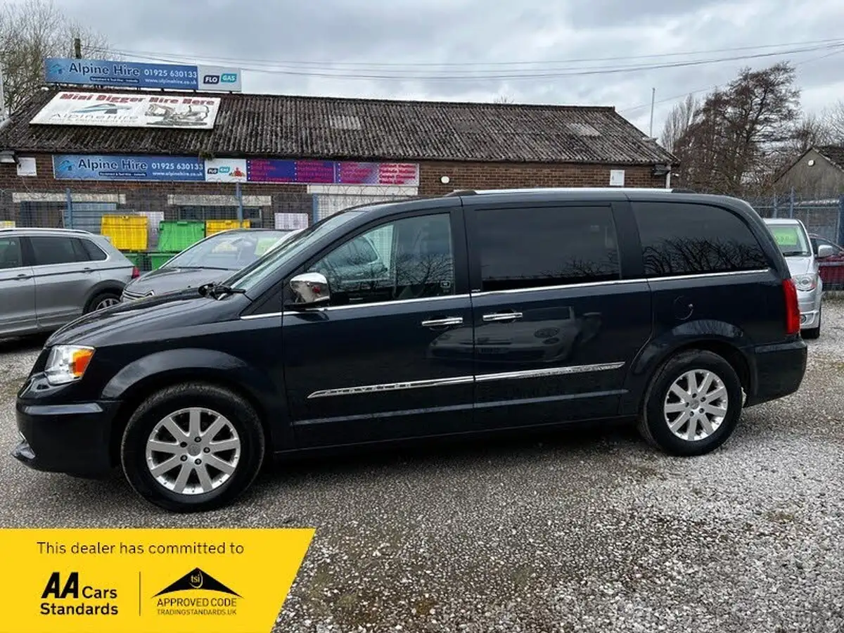2013-chrysler-grand-voyager-28td-limited-big-10
