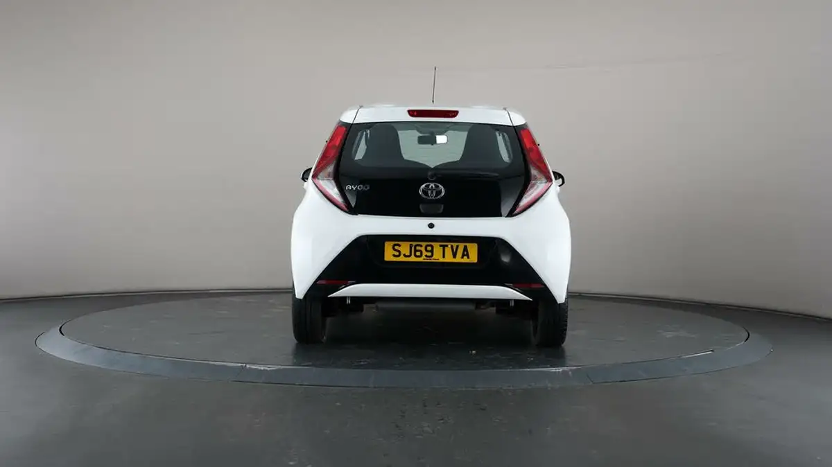 2019-toyota-aygo-10-vvt-i-x-play-tss-x-shift-big-24