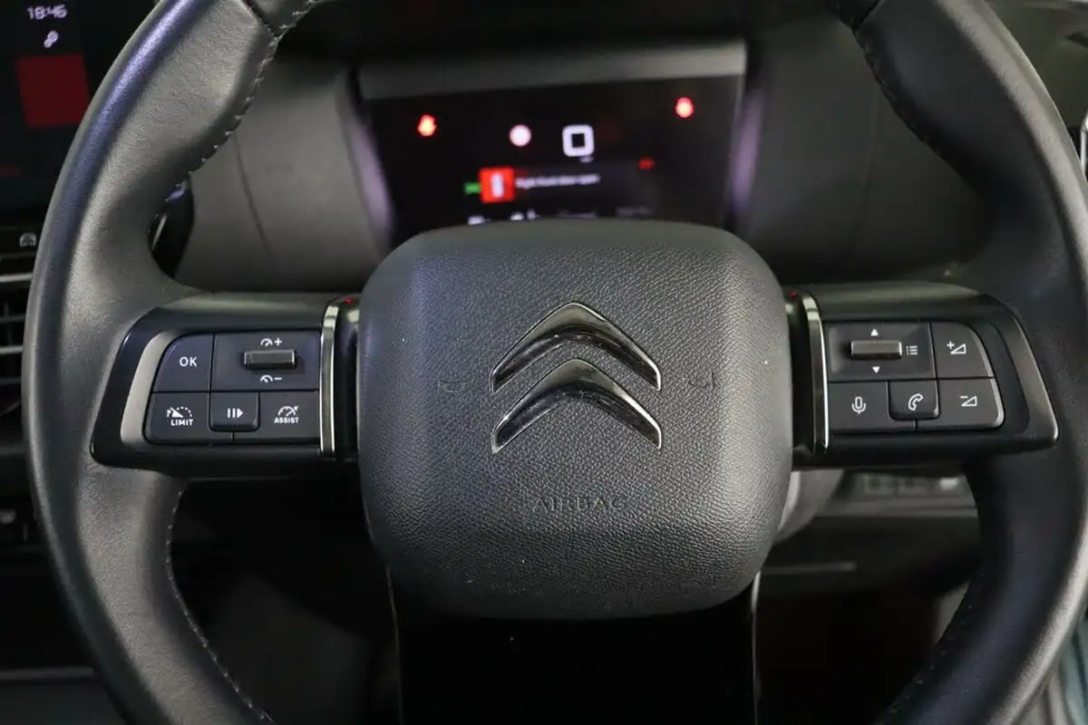 2021-citroen-c4-12-puretech-sense-big-16