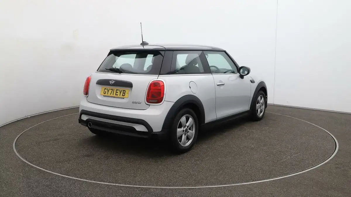 2021-mini-cooper-15-cooper-classic-hatchback-3d-big-6