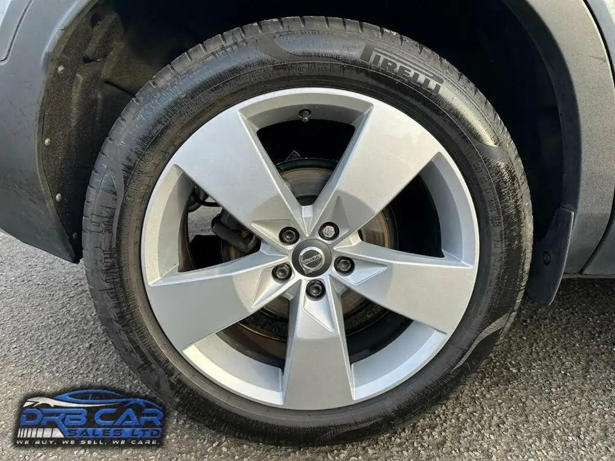 2018-volvo-xc40-20td-d3-momentum-geartronic-big-11