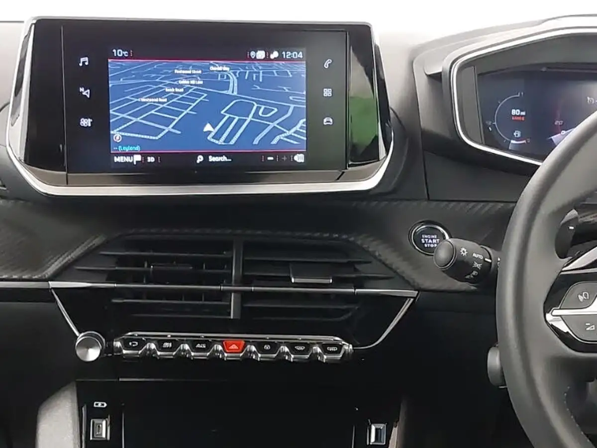 2023-peugeot-208-12-puretech-allure-premium-100ps-eat8-big-9
