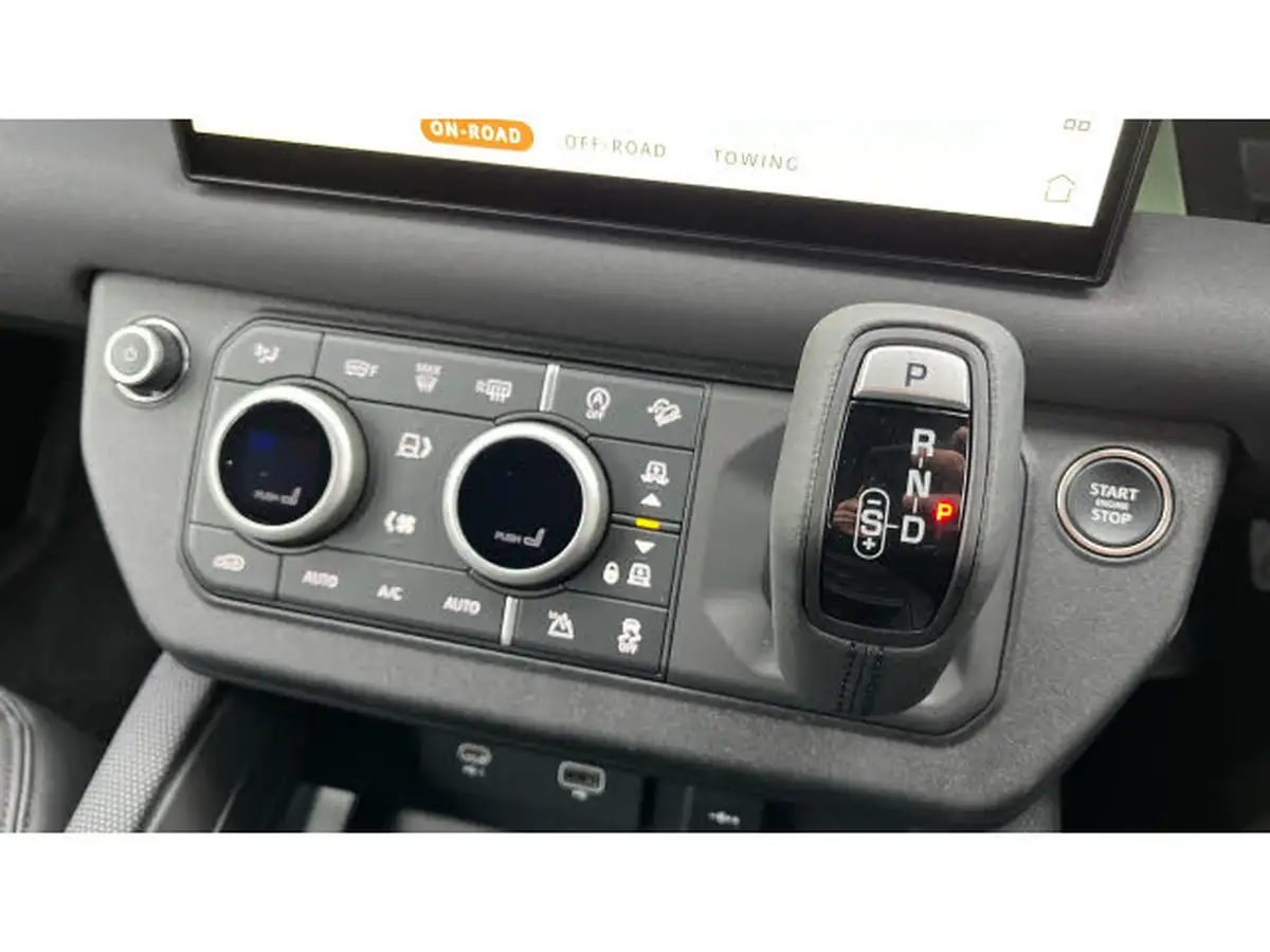 2024-land-rover-90-defender-30-d300-75th-edition-big-16