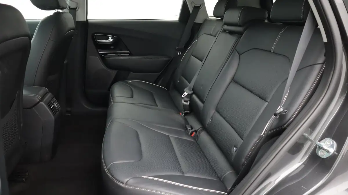 2021-kia-e-niro-ev-3-big-16