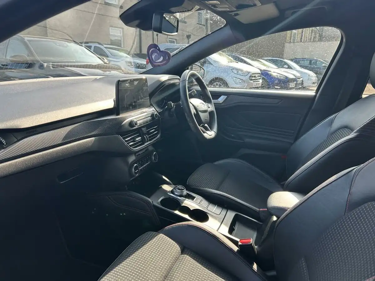 2019-ford-focus-10t-st-line-x-hatchback-auto-big-5