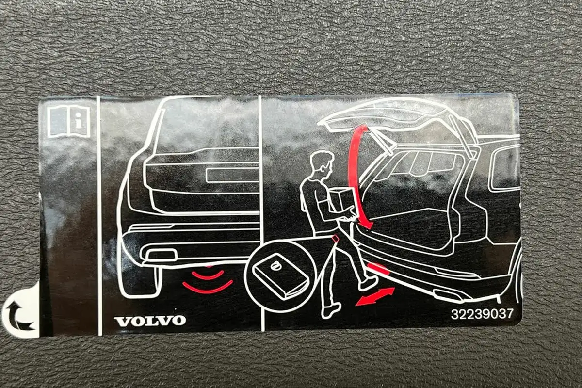 2021-volvo-v60-20-b4-ultimate-big-37