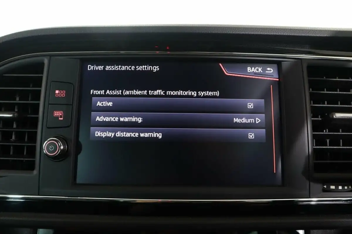 2019-seat-leon-20-tsi-fr-sport-hatchback-big-41