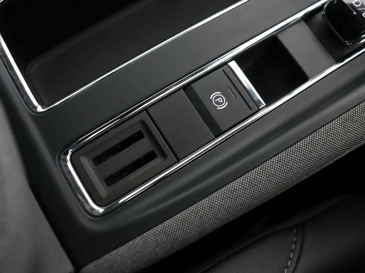 2021-skoda-enyaq-e-60-62-kwh-big-27