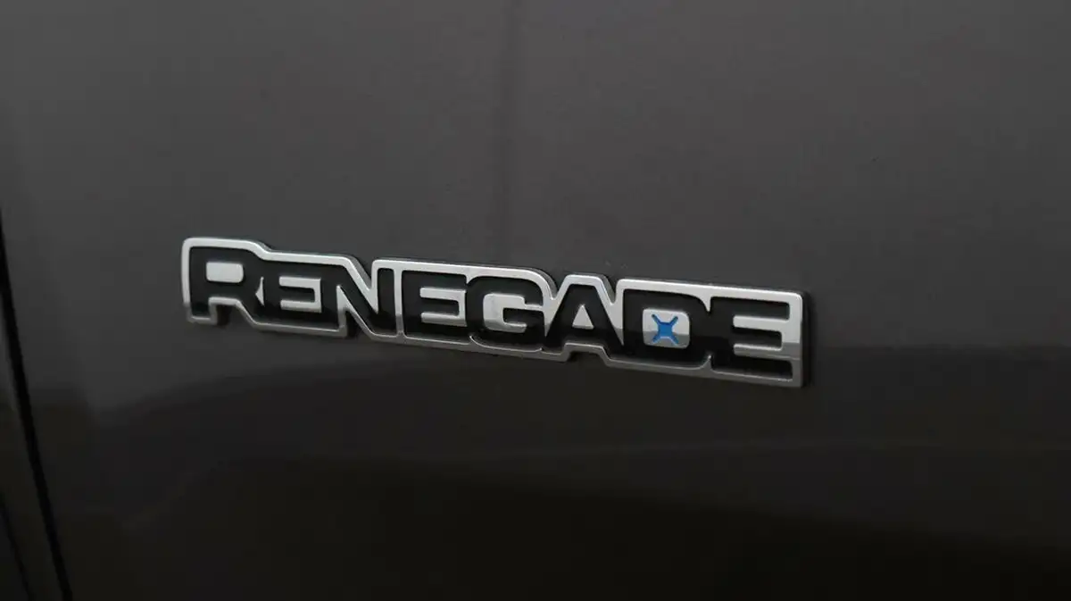 2021-jeep-renegade-13-gse-limited-phev-big-20