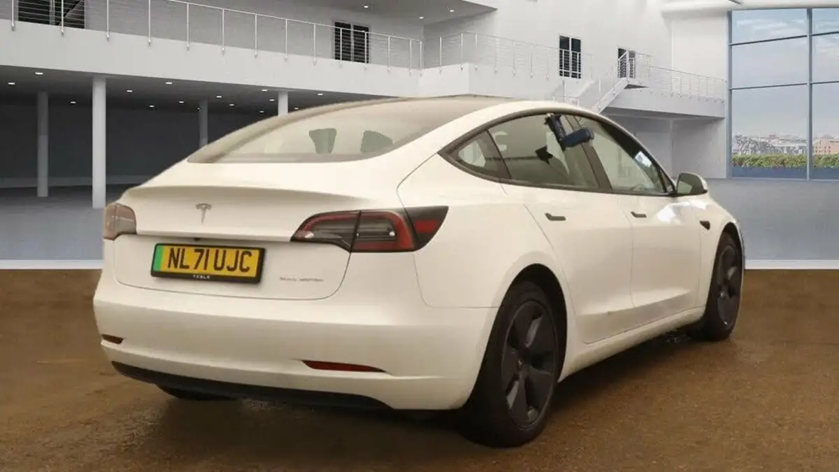 2021-tesla-model-3-e-long-range-awd-big-7