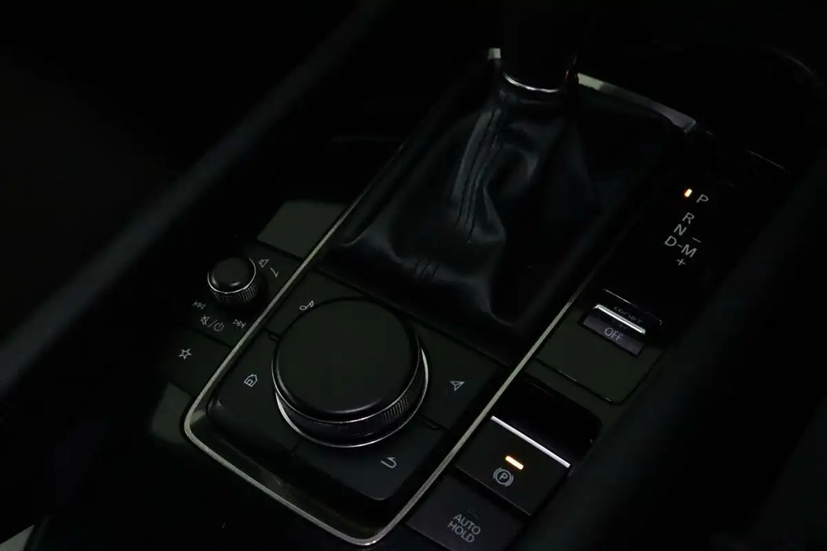 2020-mazda-mazda3-20-se-l-122ps-hatchback-5d-auto-big-23