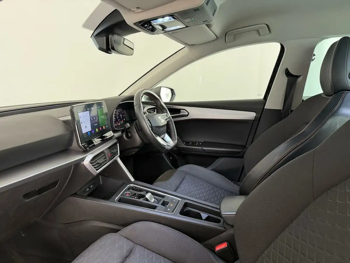 2021-seat-leon-14-e-hybrid-fr-estate-big-47